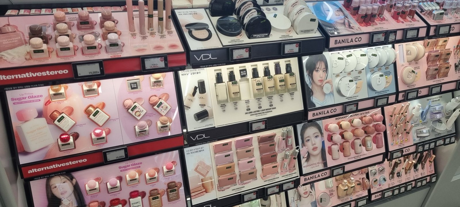 Korean cushion shades labelled 13C, 17N, 21N and 21W on a display at Olive Young