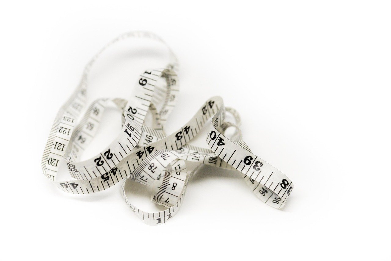 A tape measure showing centimetres for checking Korean clothing measurements